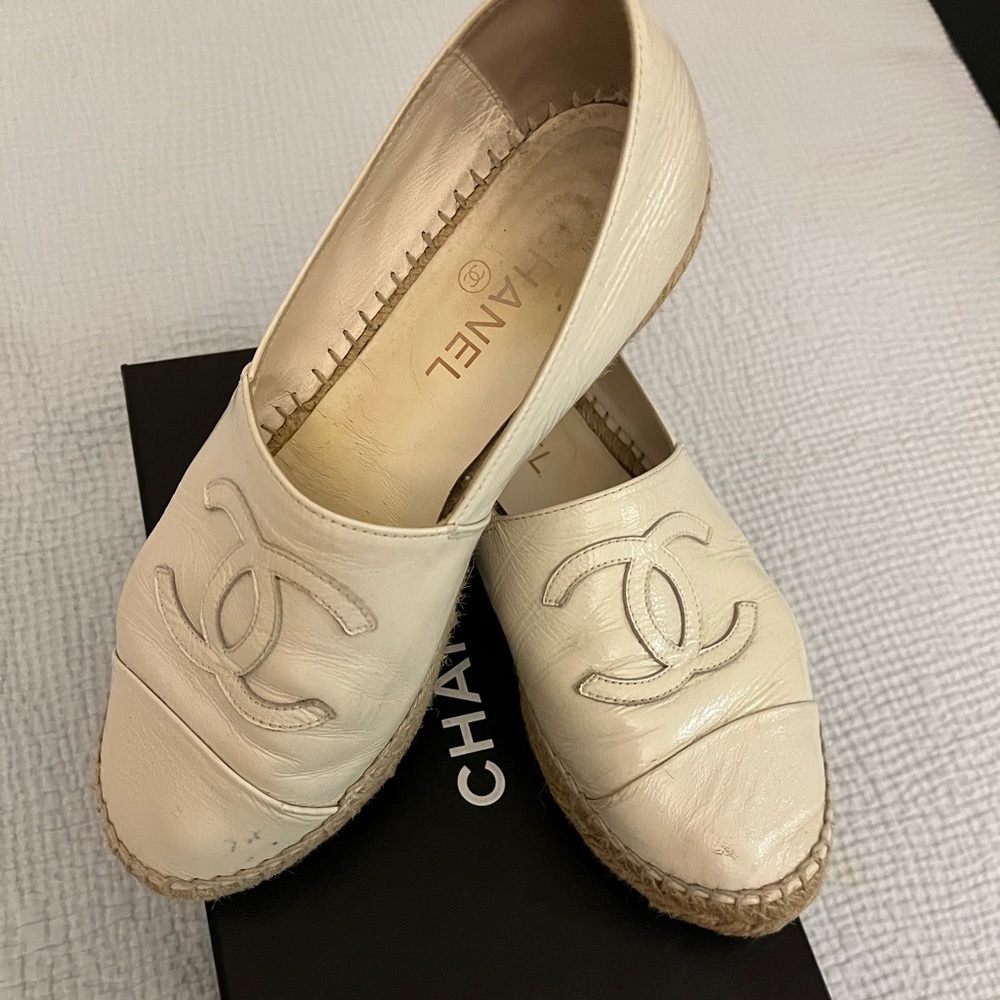Chanel White Espadrilles Calfskin Leather Sz. 39 (US Sz. 9)